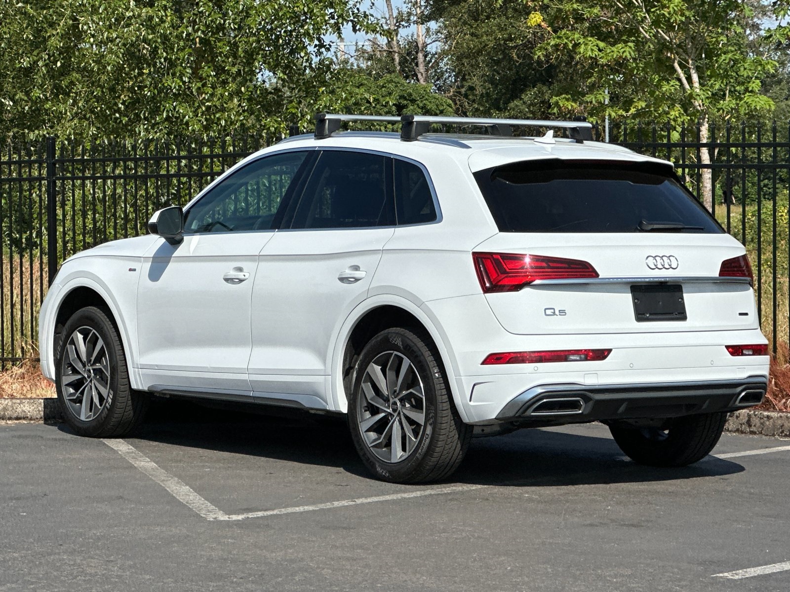 Vehicle image 8 of 29