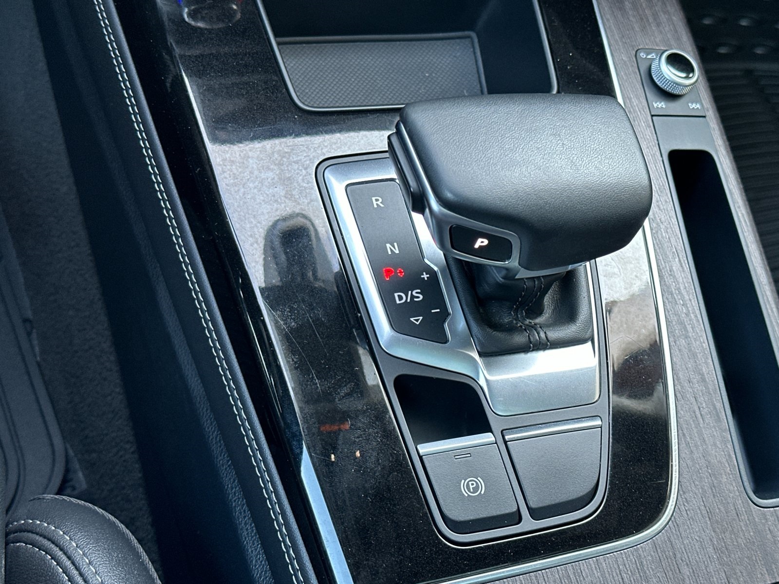 Vehicle image 22 of 29