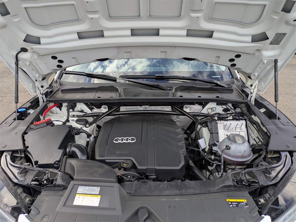 Vehicle image 36 of 40