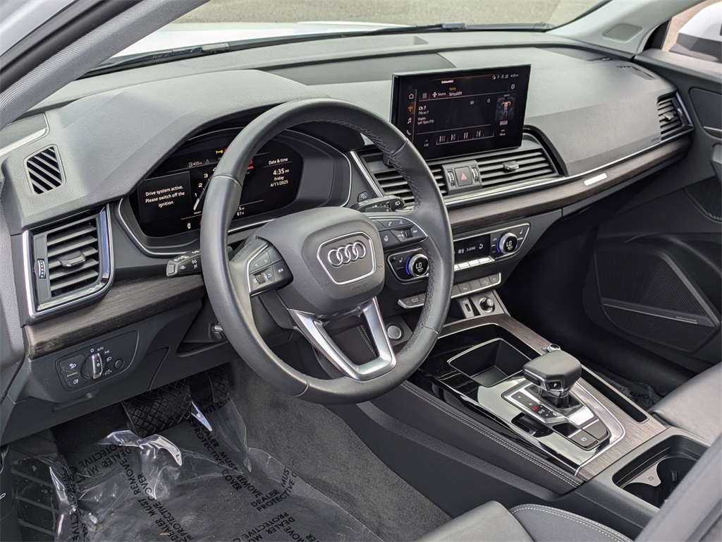 Vehicle image 12 of 40