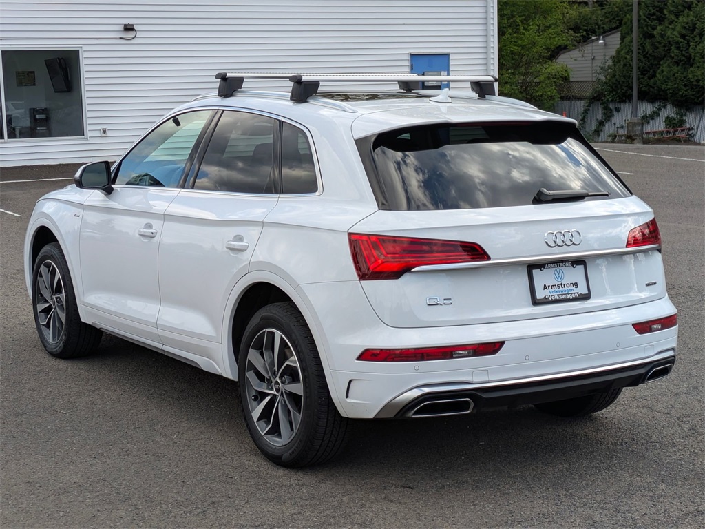 Vehicle image 3 of 40