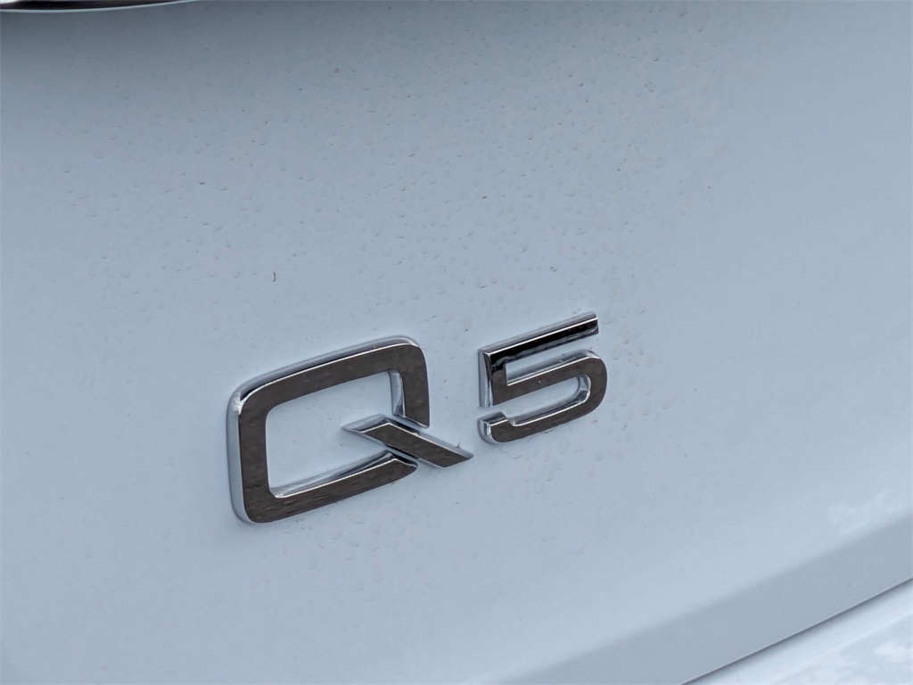 Vehicle image 31 of 40