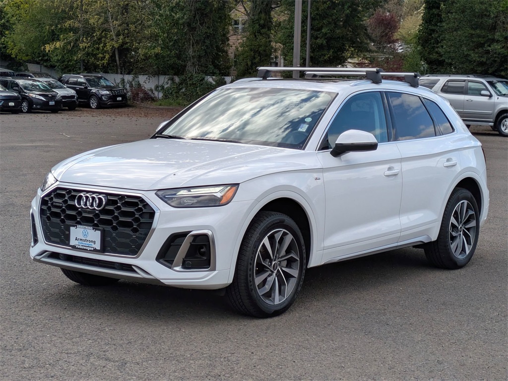 Vehicle image 9 of 40