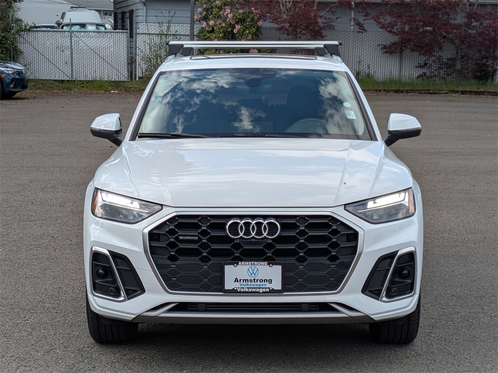 Vehicle image 8 of 40
