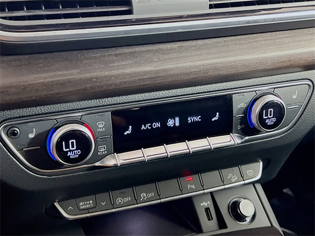 Vehicle image 15 of 24