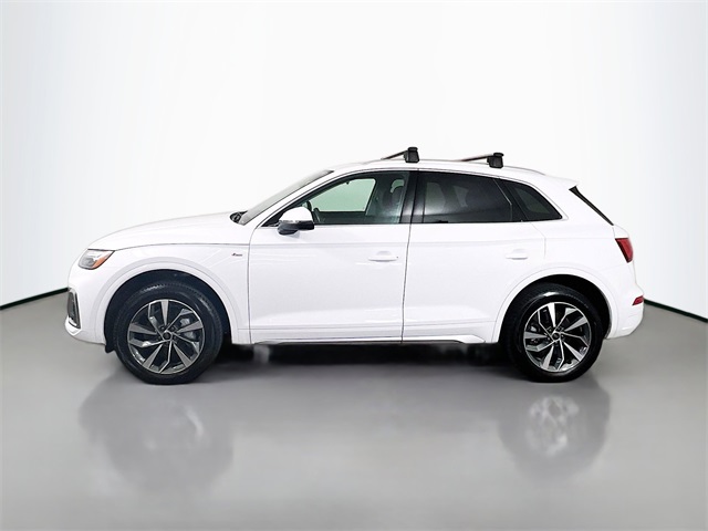 Vehicle image 8 of 24