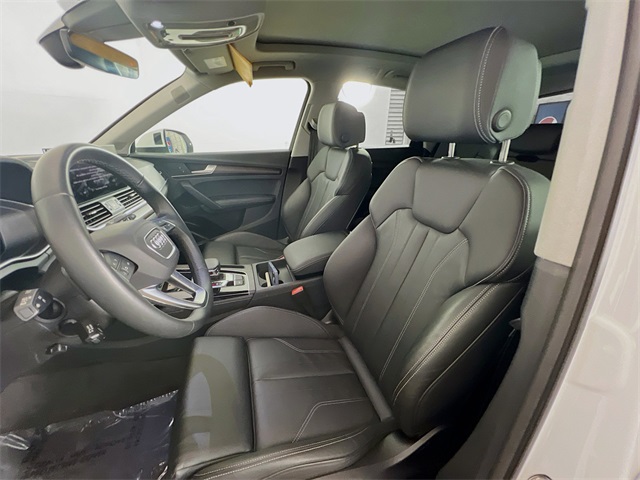 Vehicle image 20 of 24