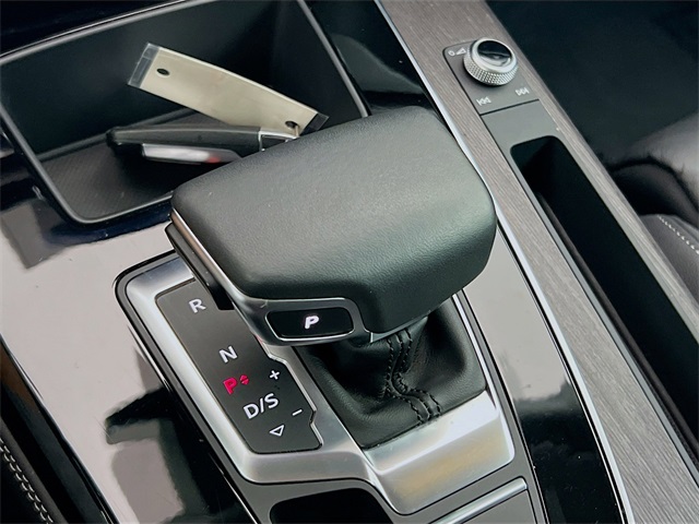 Vehicle image 16 of 24