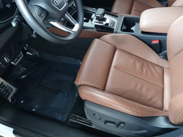 Vehicle image 19 of 32