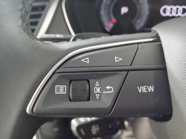 Vehicle image 23 of 32