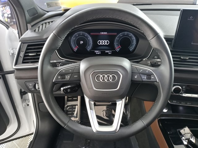 Vehicle image 22 of 32
