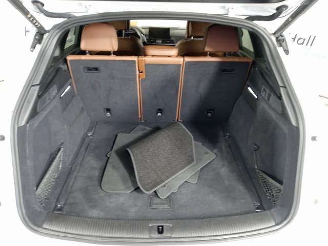 Vehicle image 14 of 32
