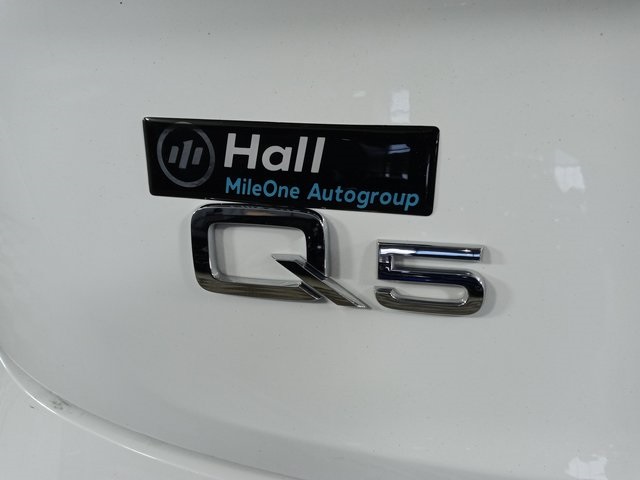 Vehicle image 13 of 32