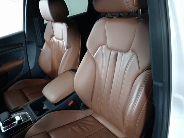 Vehicle image 18 of 32