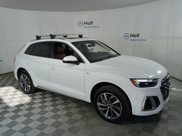 Vehicle image 4 of 32