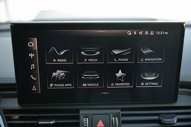 Vehicle image 37 of 40