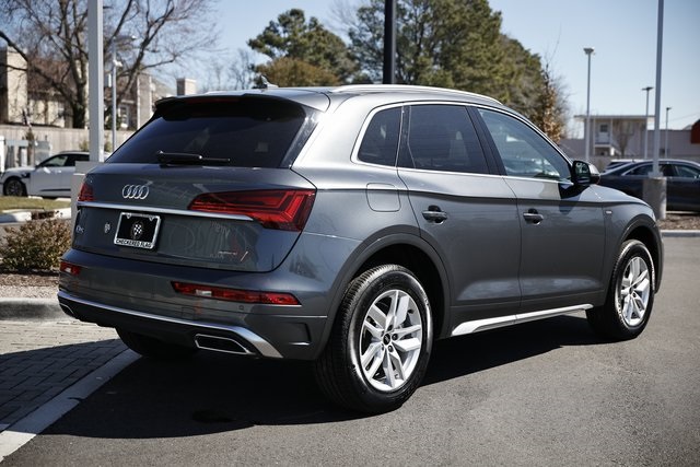 Vehicle image 2 of 40