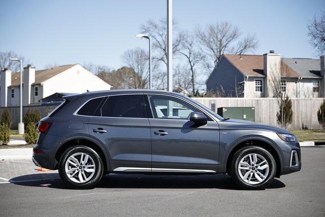 Vehicle image 5 of 40