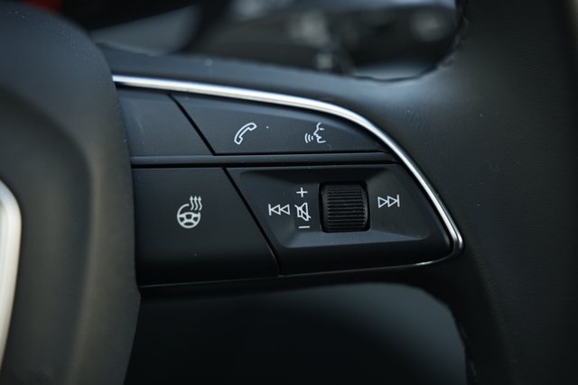 Vehicle image 36 of 40