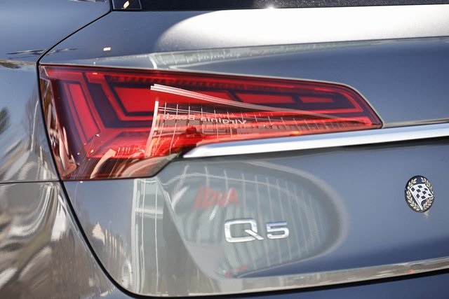Vehicle image 12 of 40