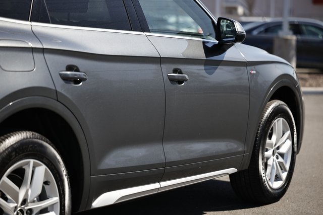 Vehicle image 7 of 40