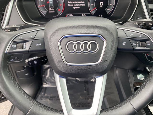 Vehicle image 23 of 25