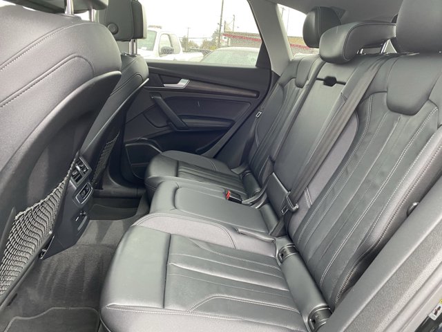 Vehicle image 16 of 25