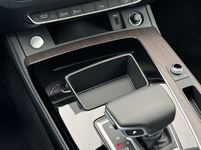 Vehicle image 96 of 98