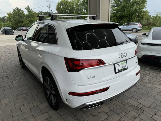 Vehicle image 26 of 98