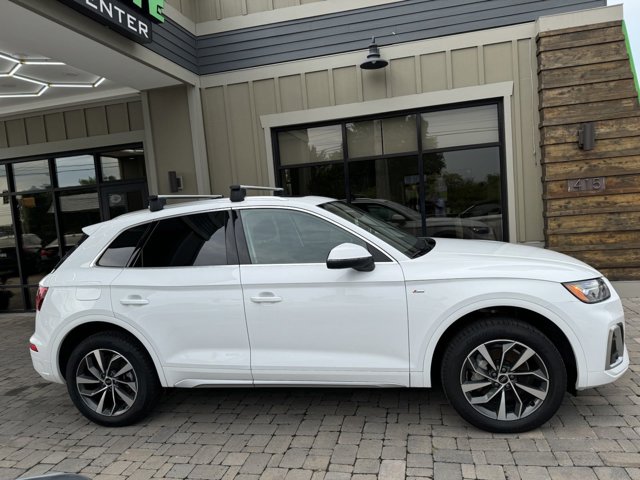 Vehicle image 20 of 98