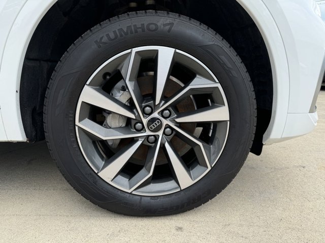 Vehicle image 59 of 98