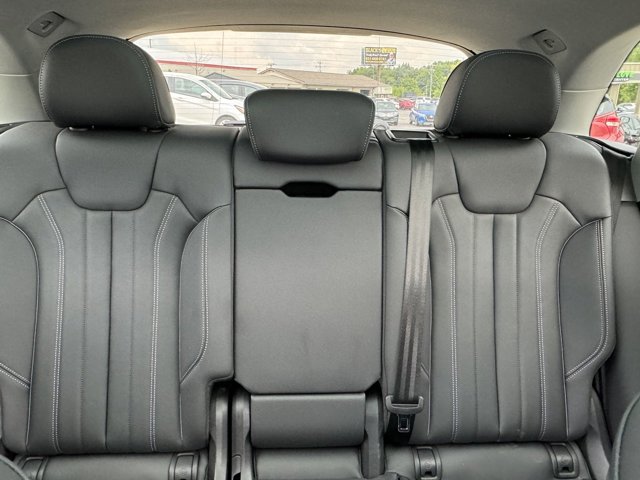 Vehicle image 37 of 98
