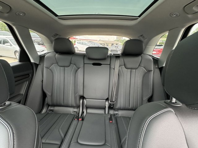 Vehicle image 92 of 98