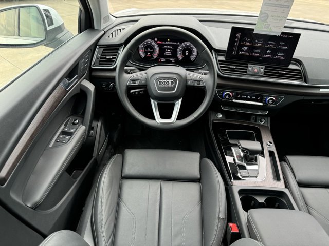Vehicle image 73 of 98
