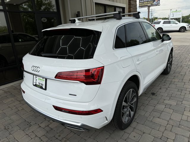 Vehicle image 23 of 98