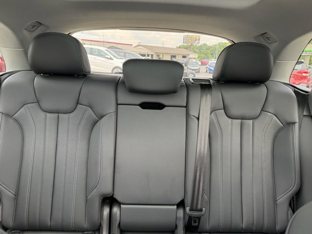 Vehicle image 36 of 98