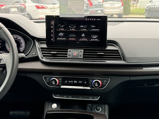 Vehicle image 58 of 98