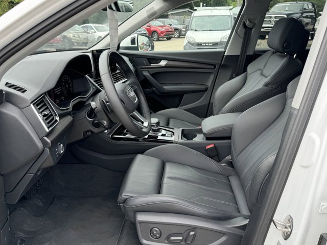 Vehicle image 83 of 98