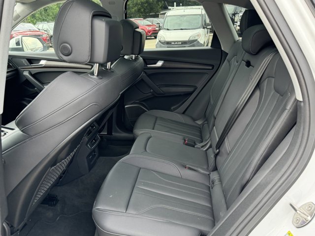 Vehicle image 44 of 98