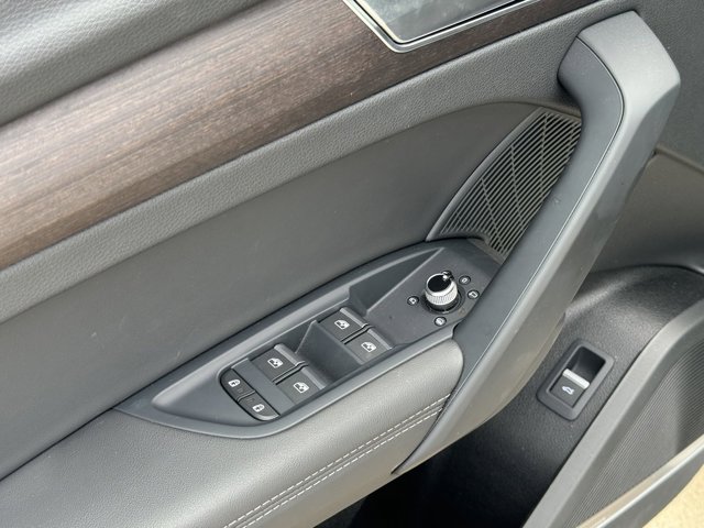 Vehicle image 84 of 98