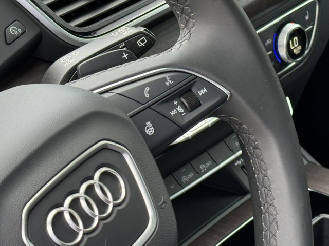 Vehicle image 47 of 98