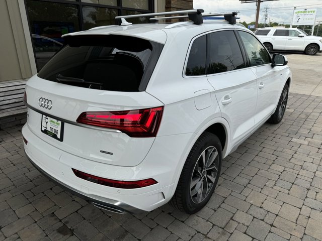 Vehicle image 22 of 98