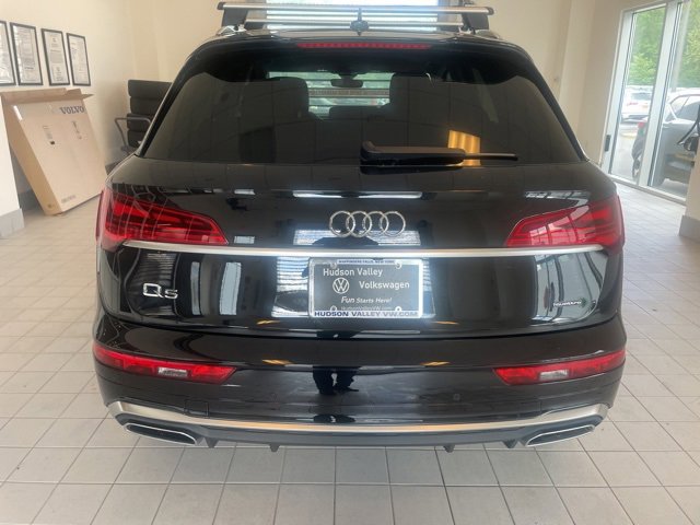 Vehicle image 6 of 24