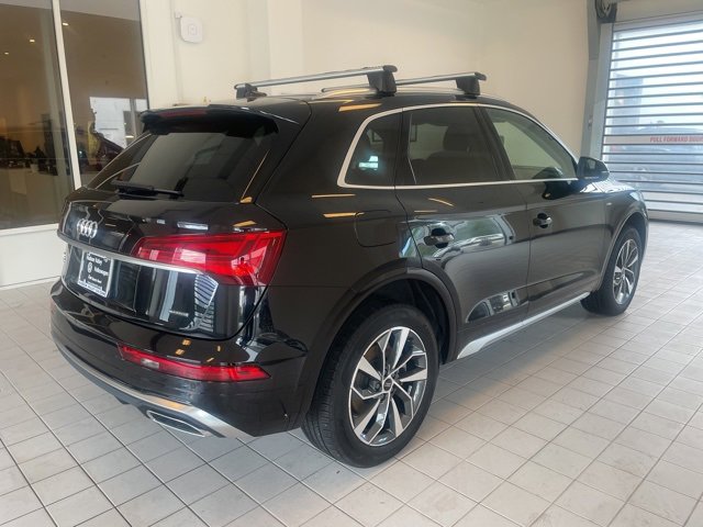 Vehicle image 4 of 24