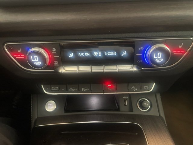 Vehicle image 22 of 24