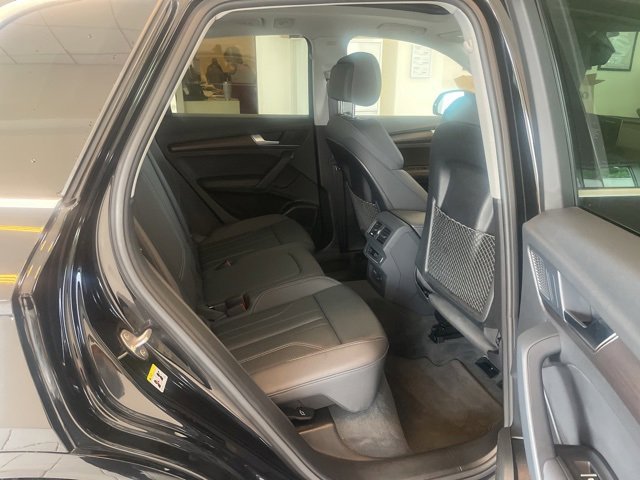 Vehicle image 11 of 24
