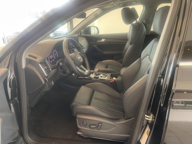 Vehicle image 7 of 24