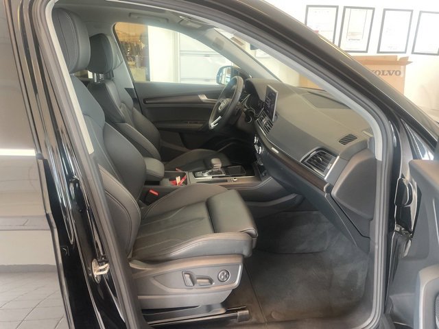 Vehicle image 12 of 24