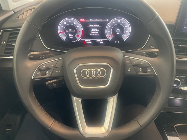 Vehicle image 15 of 24