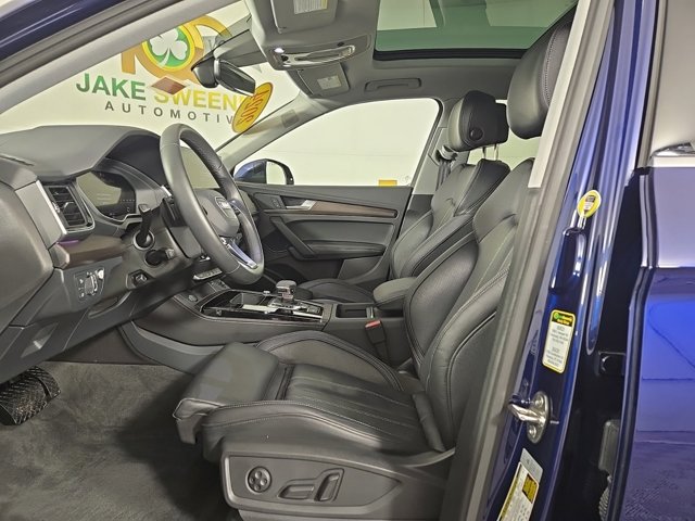 Vehicle image 11 of 37